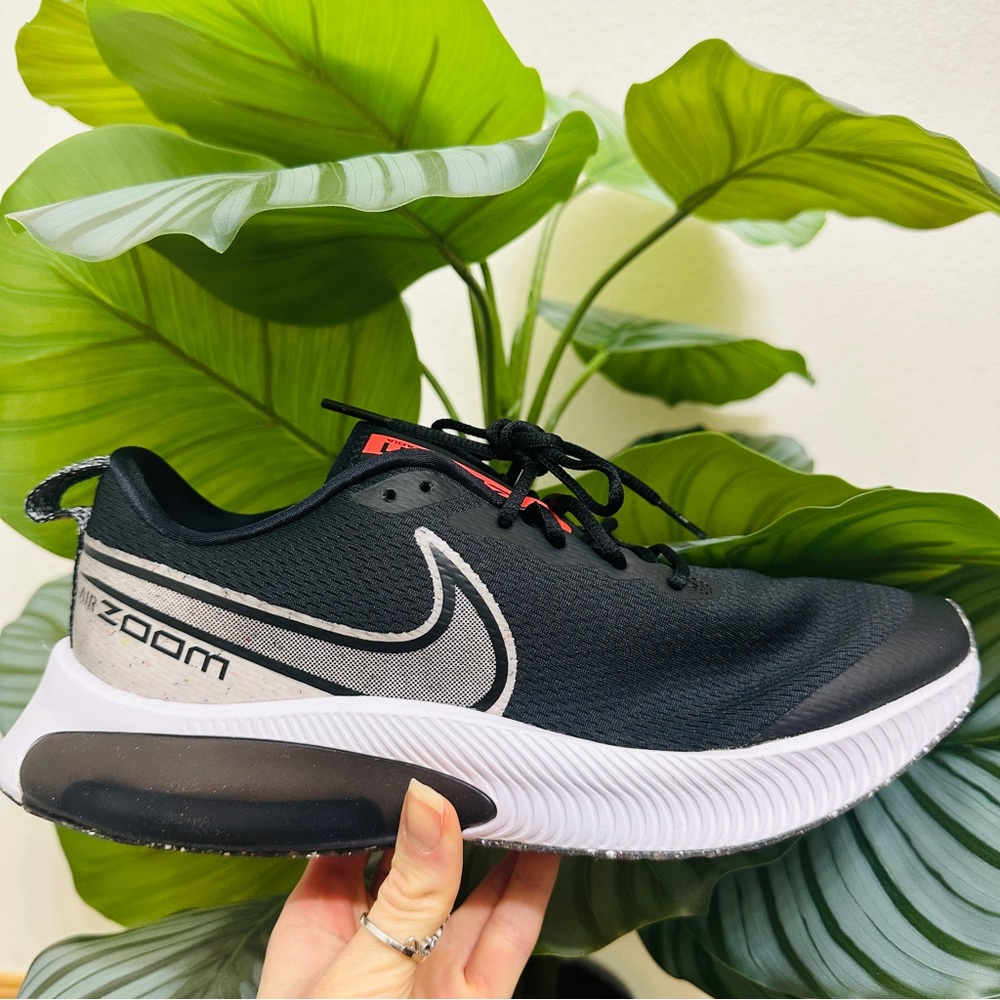 🚂NEW🌋 Nike Air Zoom Arcadia SE GS Black White Bright Crimson